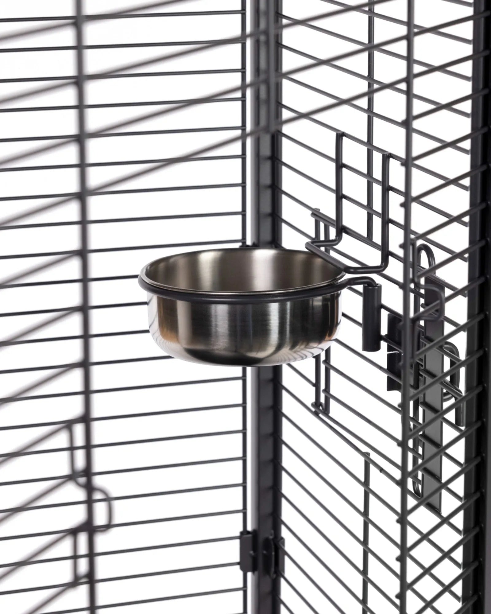 Prevue Corner Bird Cage with Play Top Quill Roost